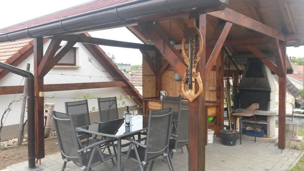 Sklep U Veselych Apartment Mutenice Ngoại thất bức ảnh