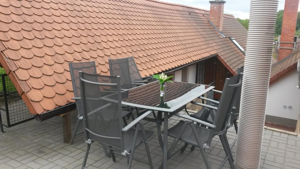 Sklep U Veselych Apartment Mutenice Ngoại thất bức ảnh
