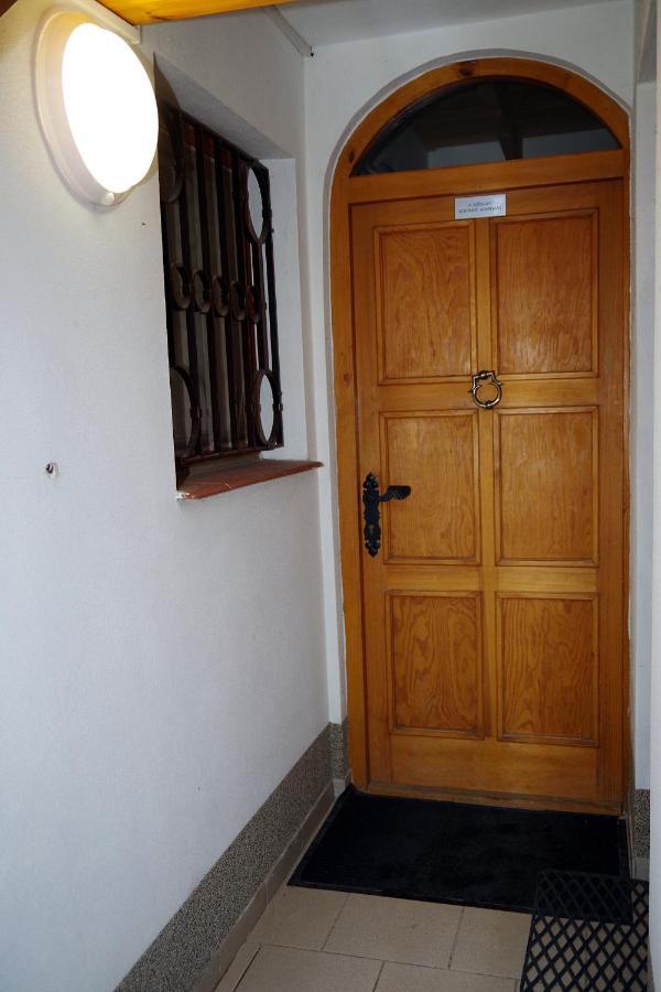 Sklep U Veselych Apartment Mutenice Ngoại thất bức ảnh