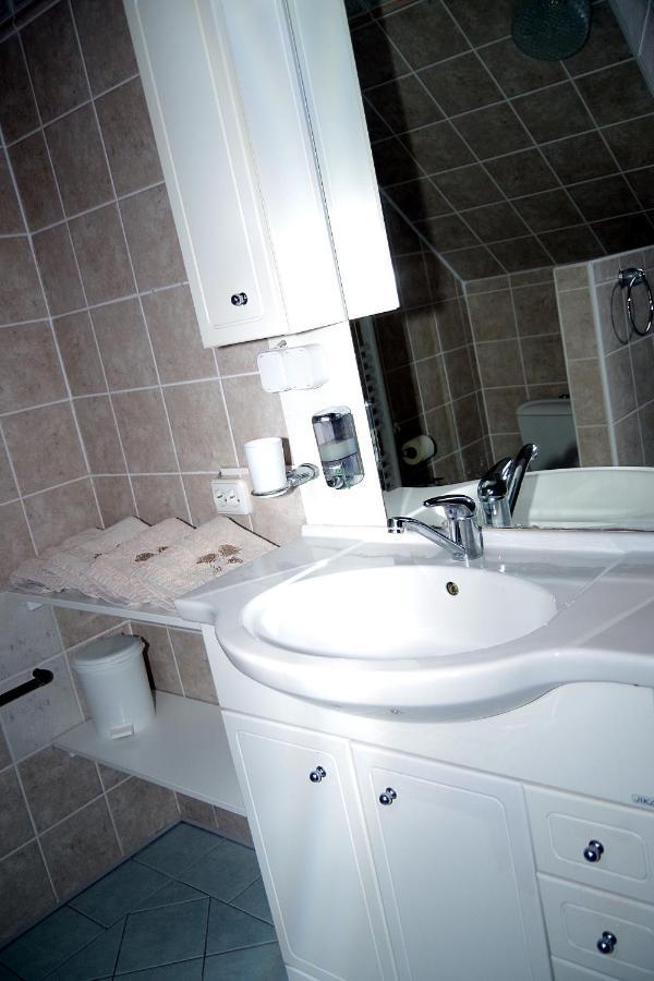 Sklep U Veselych Apartment Mutenice Ngoại thất bức ảnh