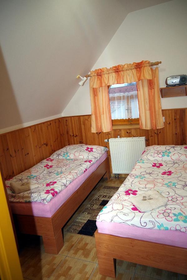 Sklep U Veselych Apartment Mutenice Ngoại thất bức ảnh
