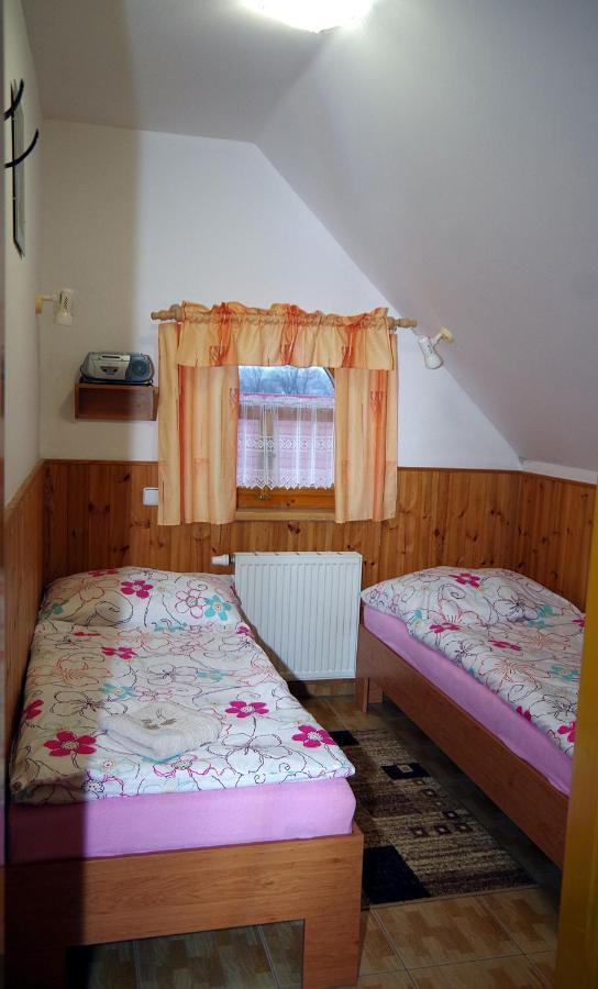Sklep U Veselych Apartment Mutenice Ngoại thất bức ảnh