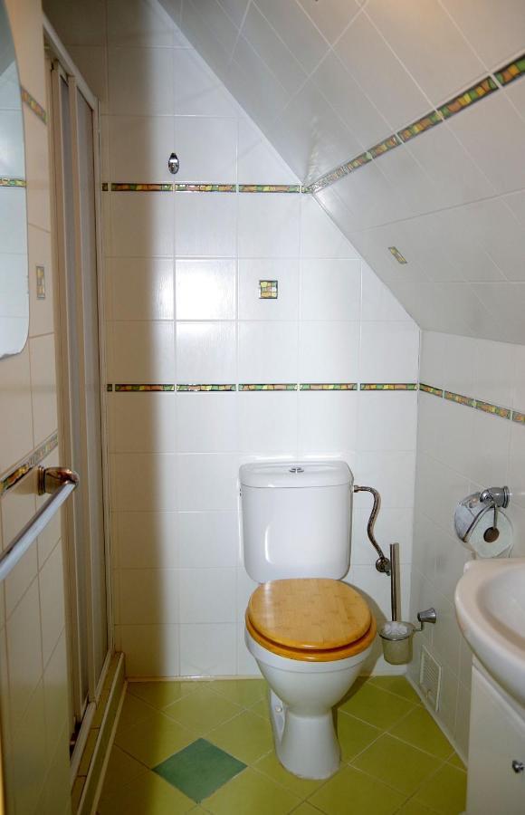 Sklep U Veselych Apartment Mutenice Ngoại thất bức ảnh