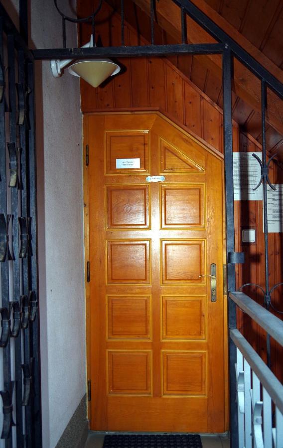 Sklep U Veselych Apartment Mutenice Ngoại thất bức ảnh